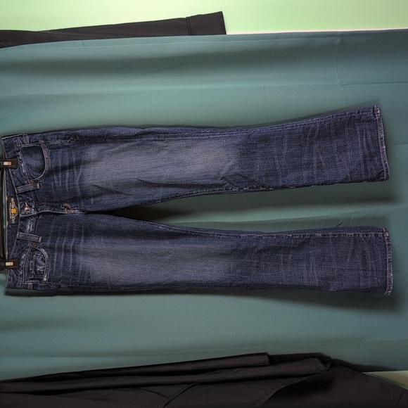 Lucky Brand Jeans. BootCut. Lola Boot. Low-Rise. Mid-Rise. 8/29. Euc - Picture 8 of 14